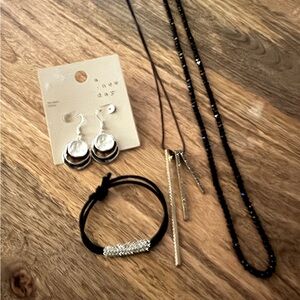 BANANA REPUBLIC++ 4pc Assorted Fashion Necklace Bundle